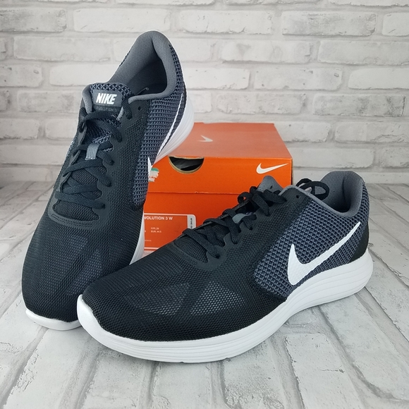 NIKE Revolution 3 Dark Gray Mesh Running S… - Picture 8 of 16